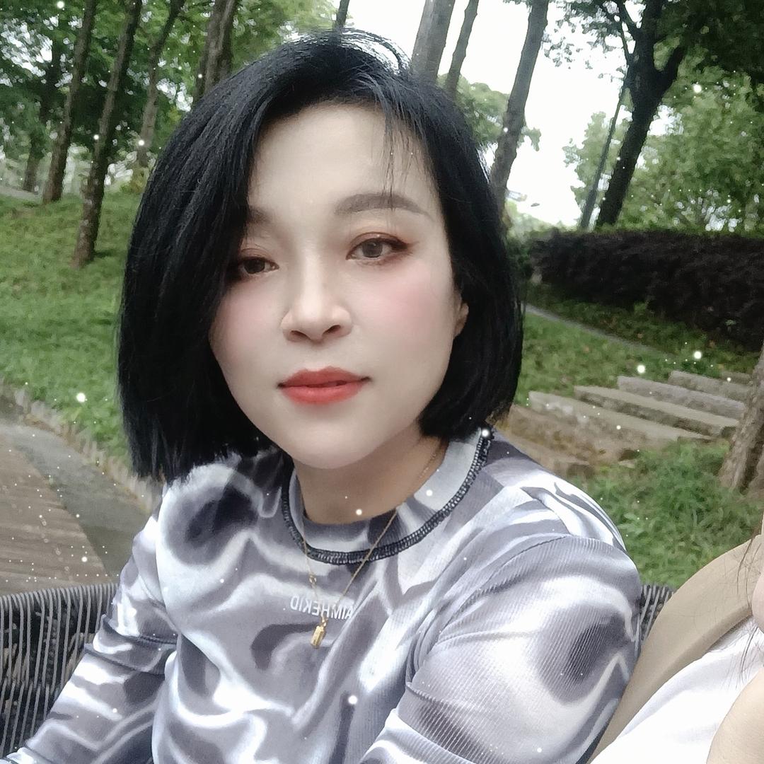 蔚尔服饰