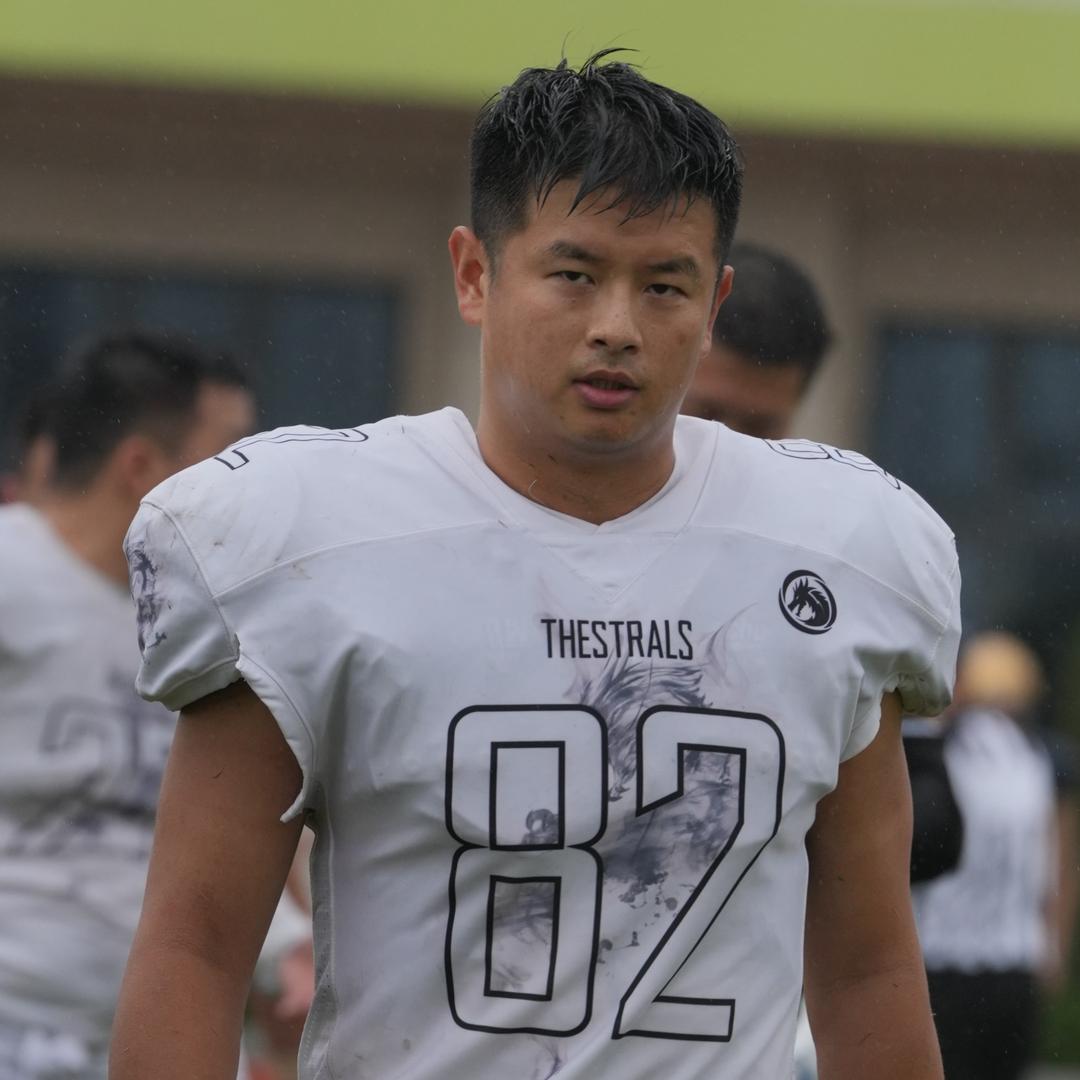 爱打橄榄球的小张🐙