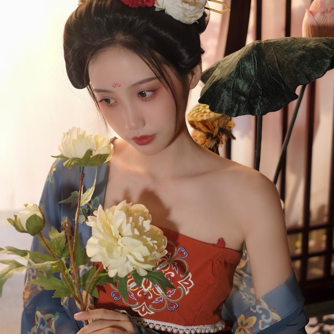 殷苒