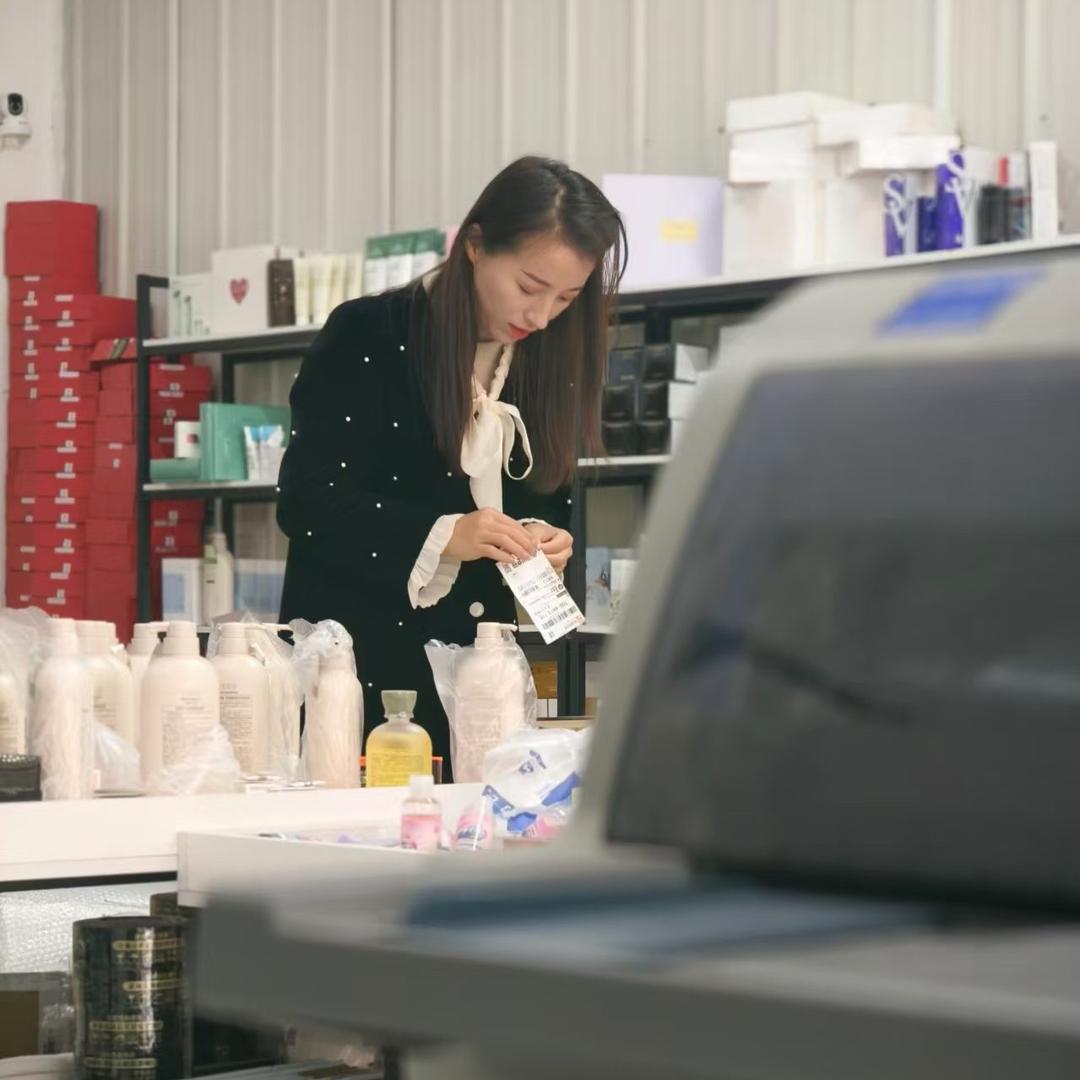 爱喝酒的小老板