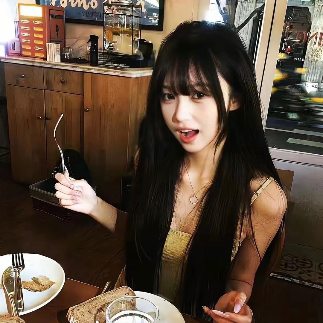 腼腆的小美