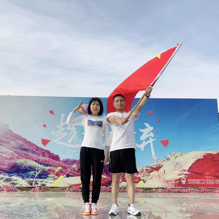宜昌举砖哥