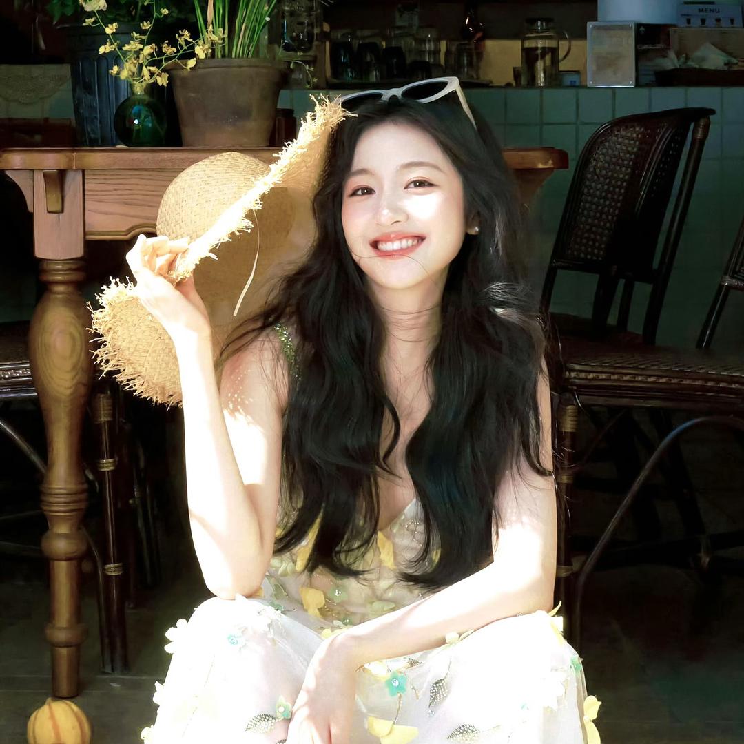 CHEN-YEE.