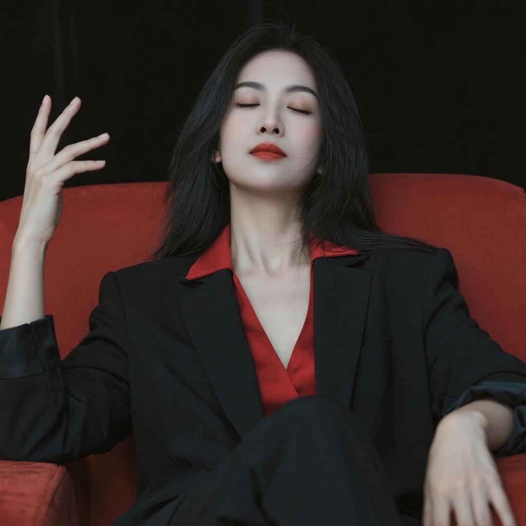 骑鱼的猫