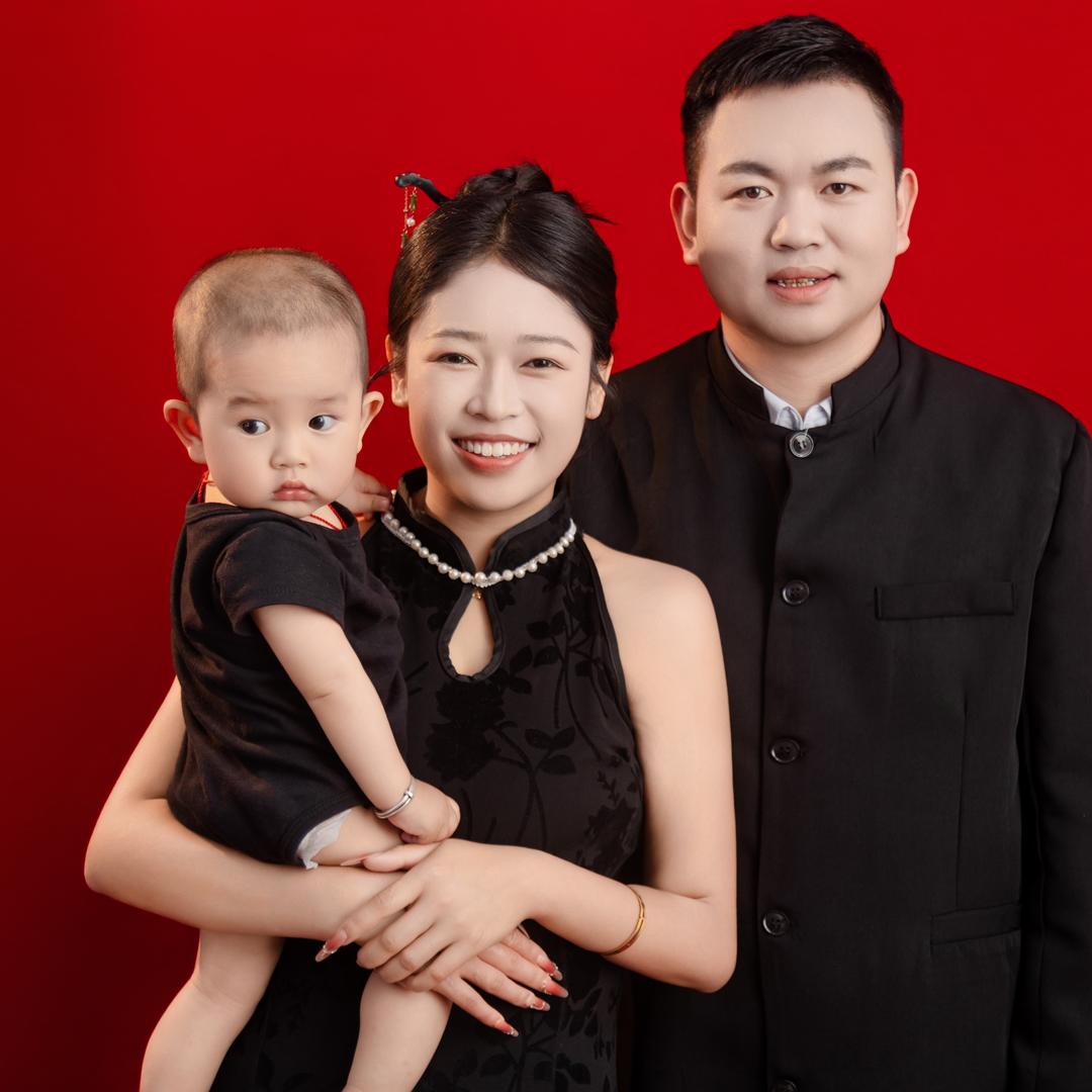 王小艳一家