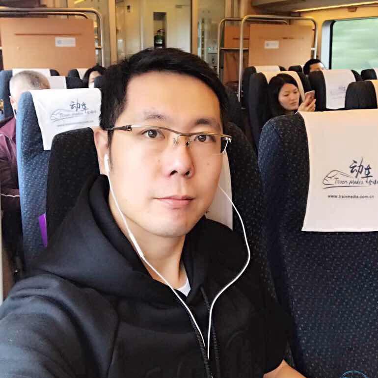 校长玩海缸