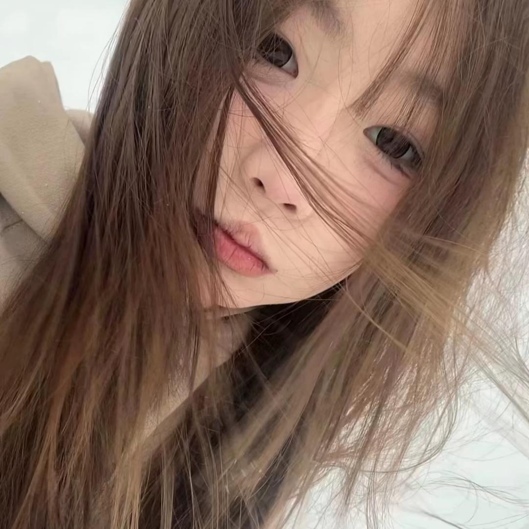 依依.
