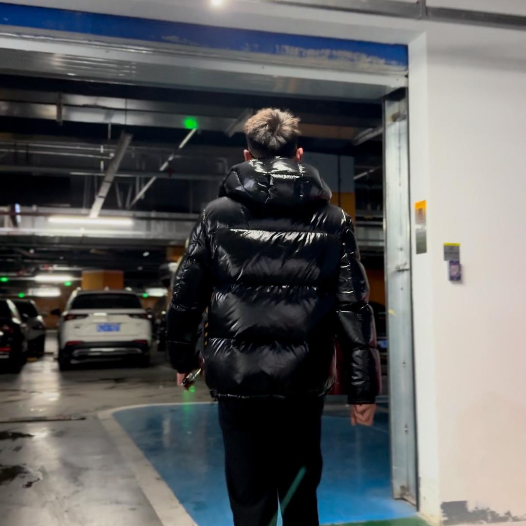 黑的服装店
