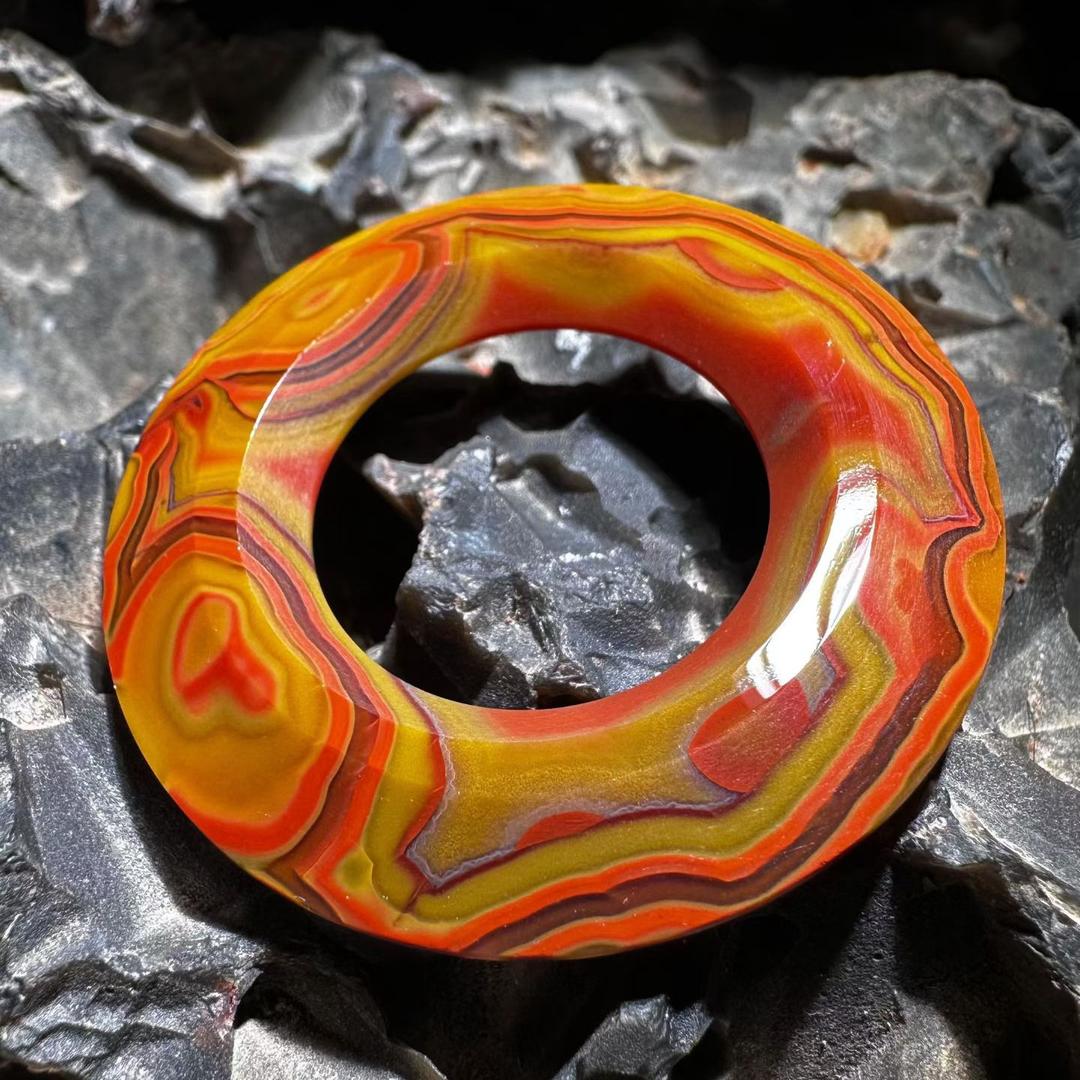 成成战国红珠宝