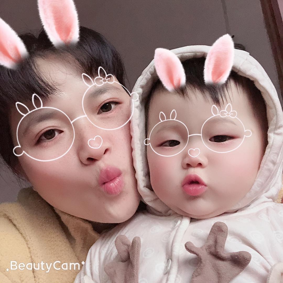 亚亚是个宝妈。