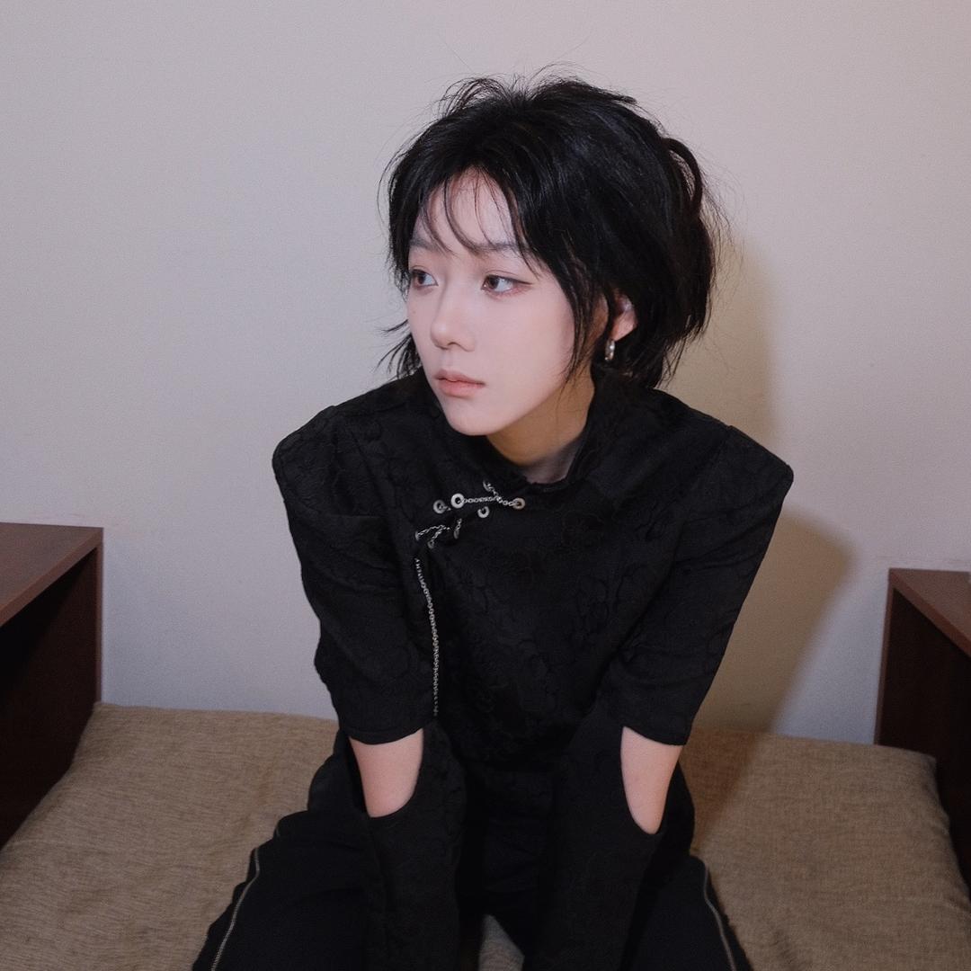 露啦嘞