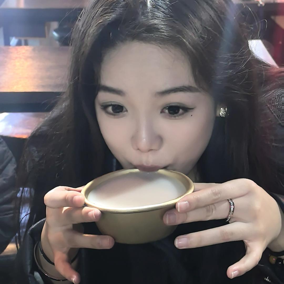 欣欣 💕 吃不胖