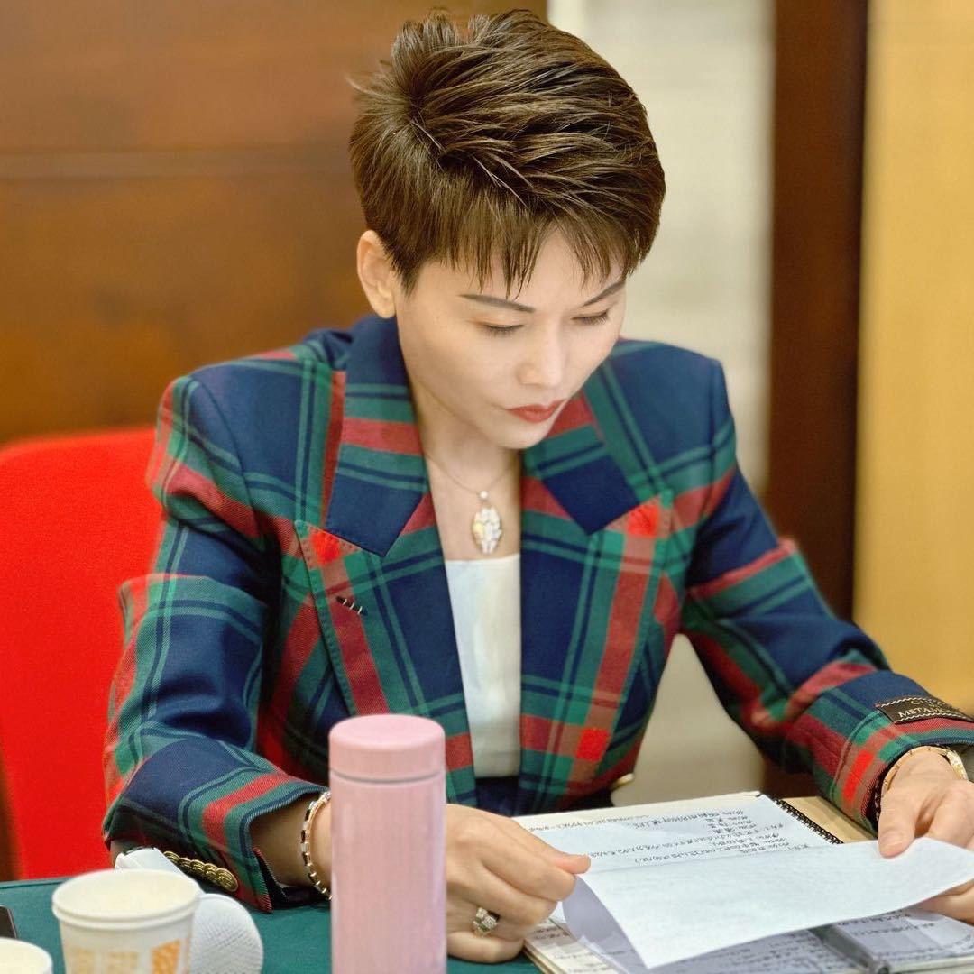 智华传奇企业管理——范智丽