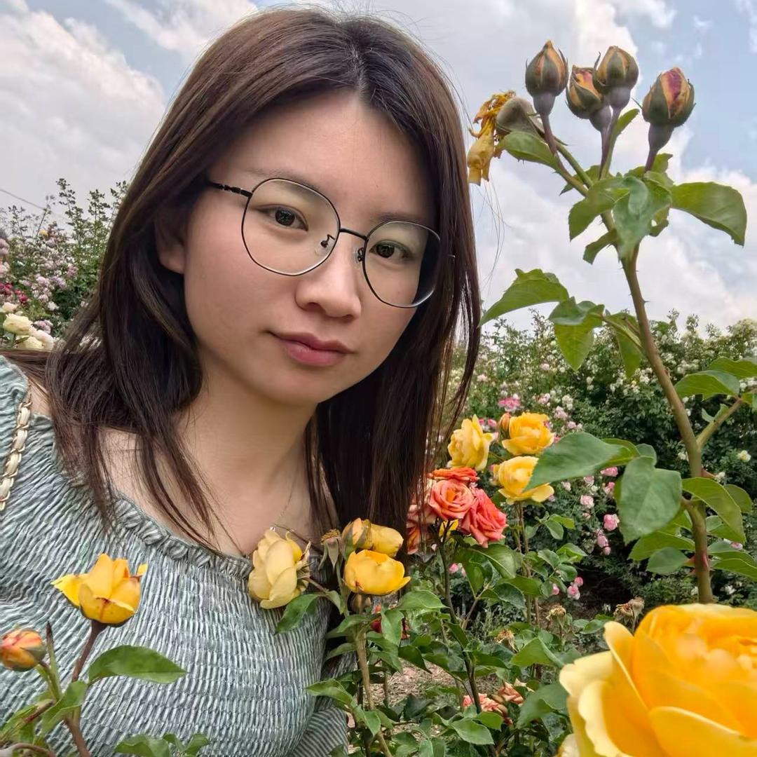 姚安手机店长小樊