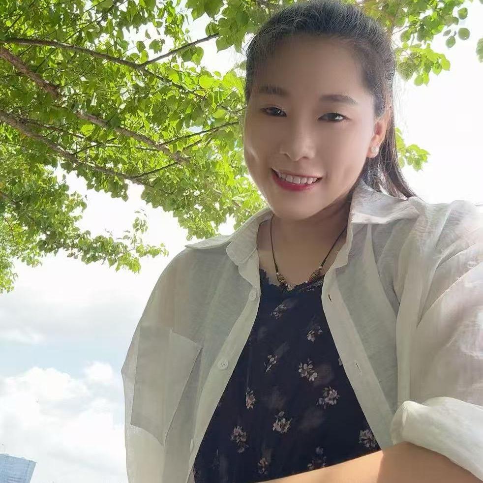 彝家阿妹小英子