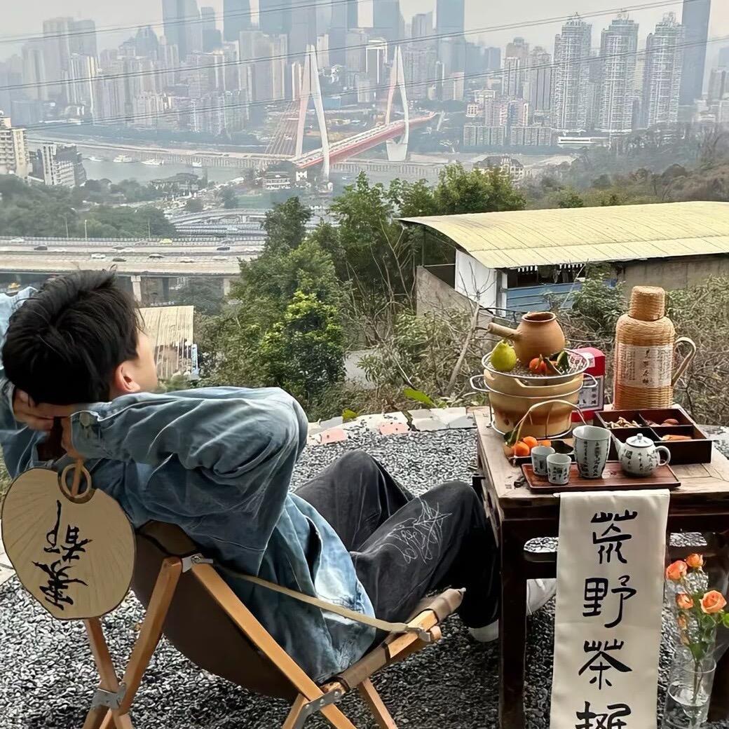 Lin。