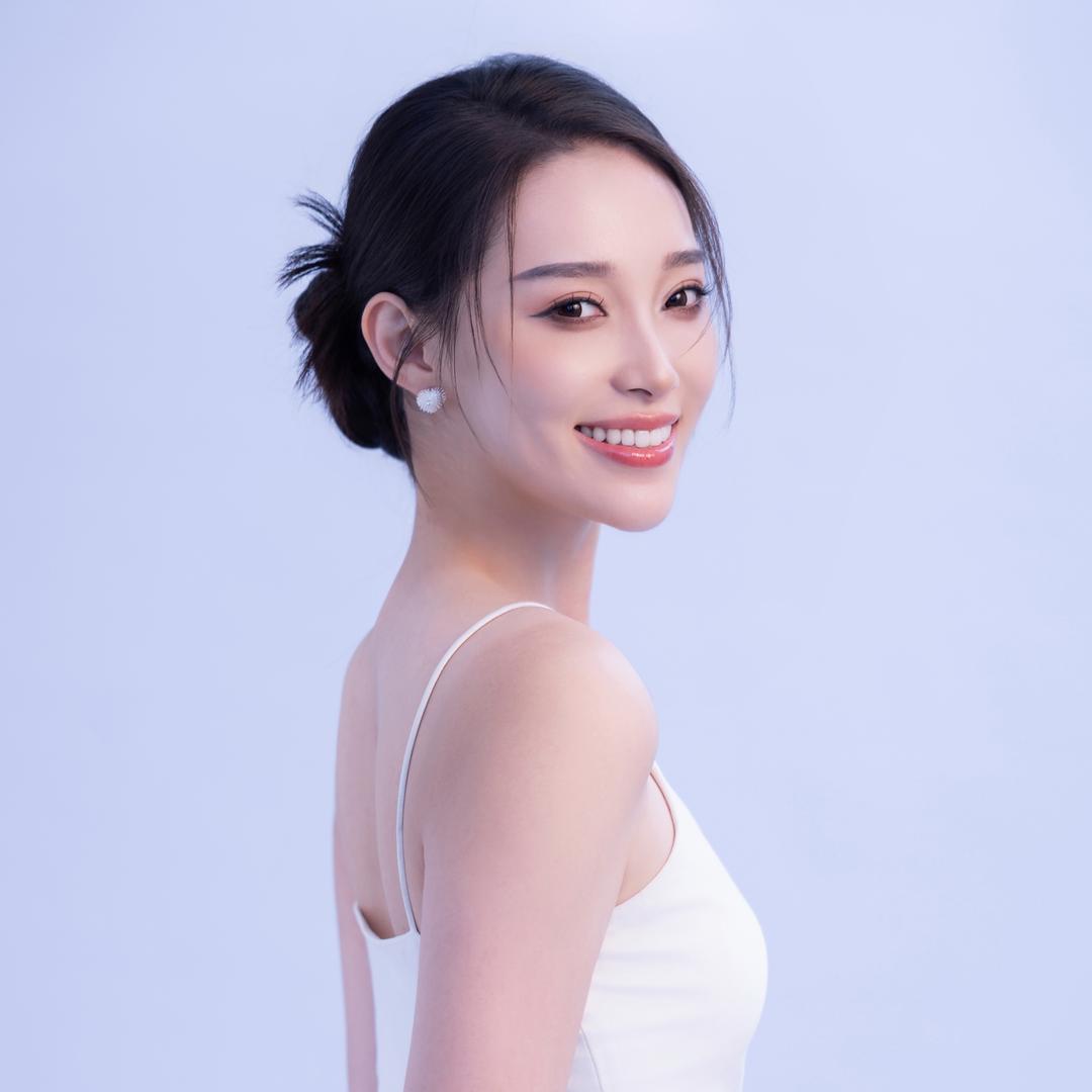 李美静
