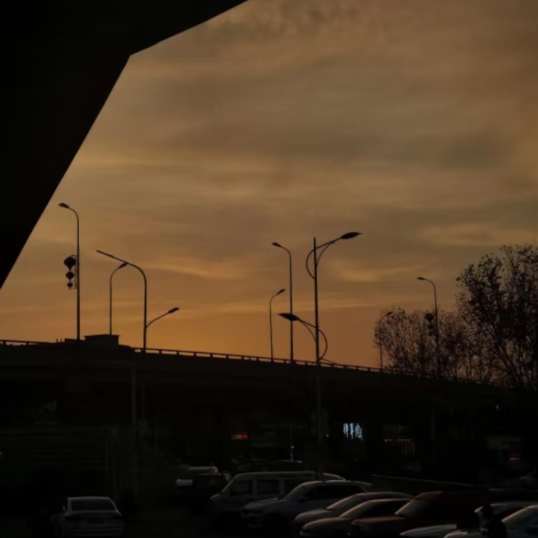 小不忍则卖大萌