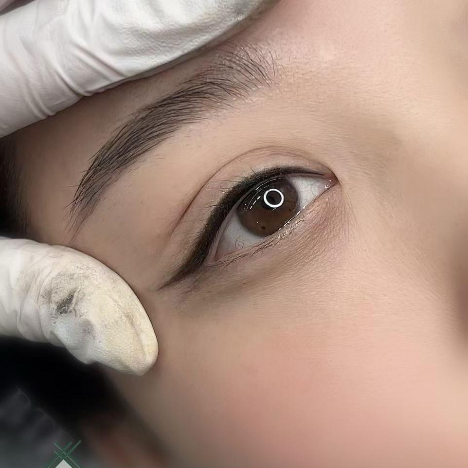 建三江眉毛姐姐