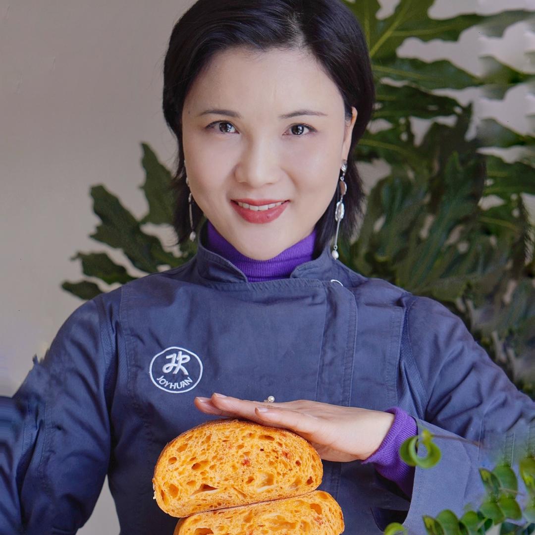 李又欠在厨房
