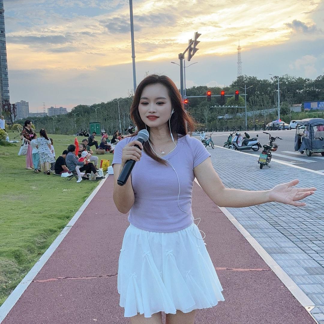 邓八妹🎤信阳木机老厂烧烤