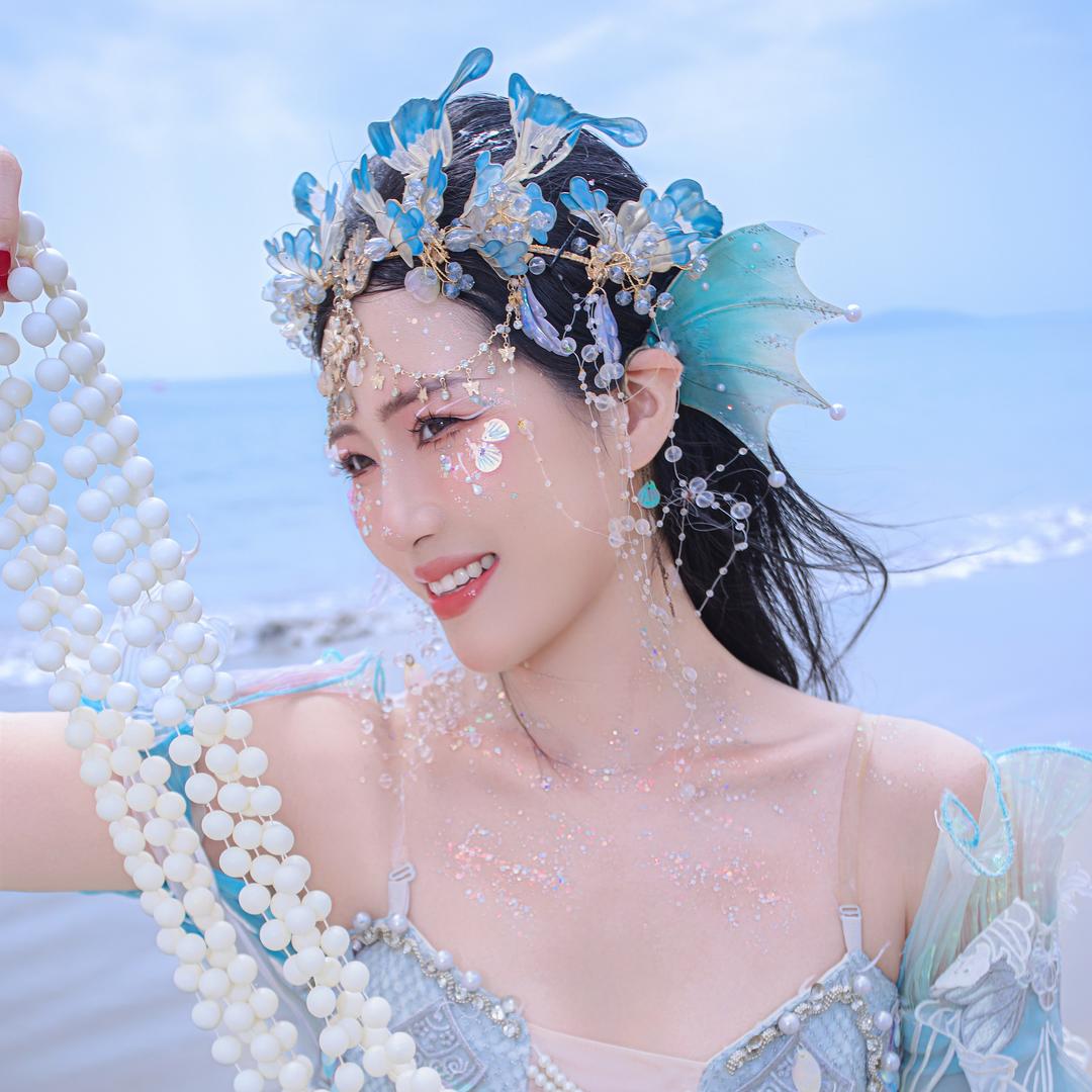 人鱼哈哈🧜‍♀️（酒吧老板娘）🦁