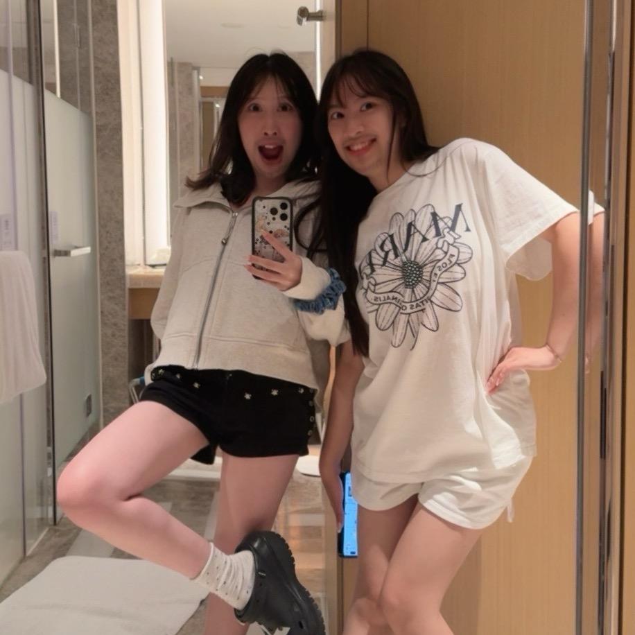 伸进裤裆又烫又硬原来是苹果手机