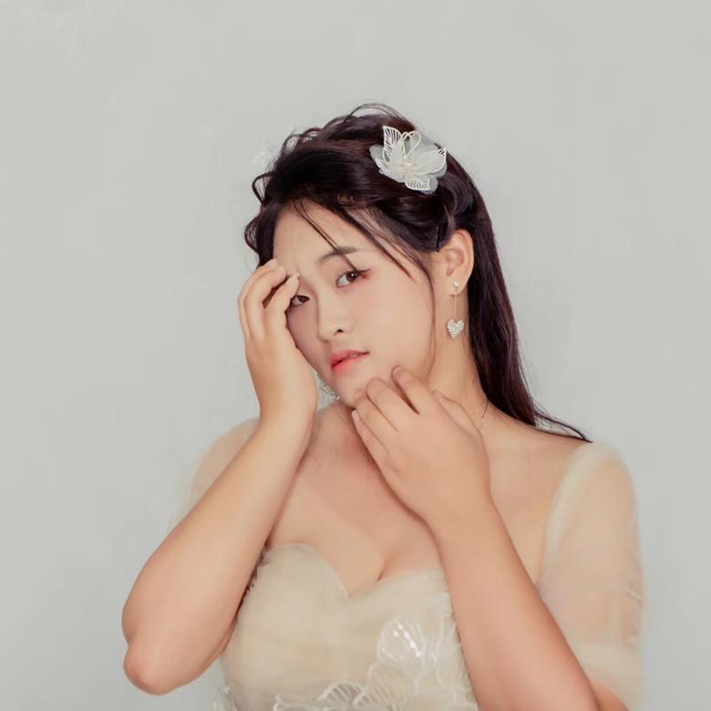 笨小妞😔