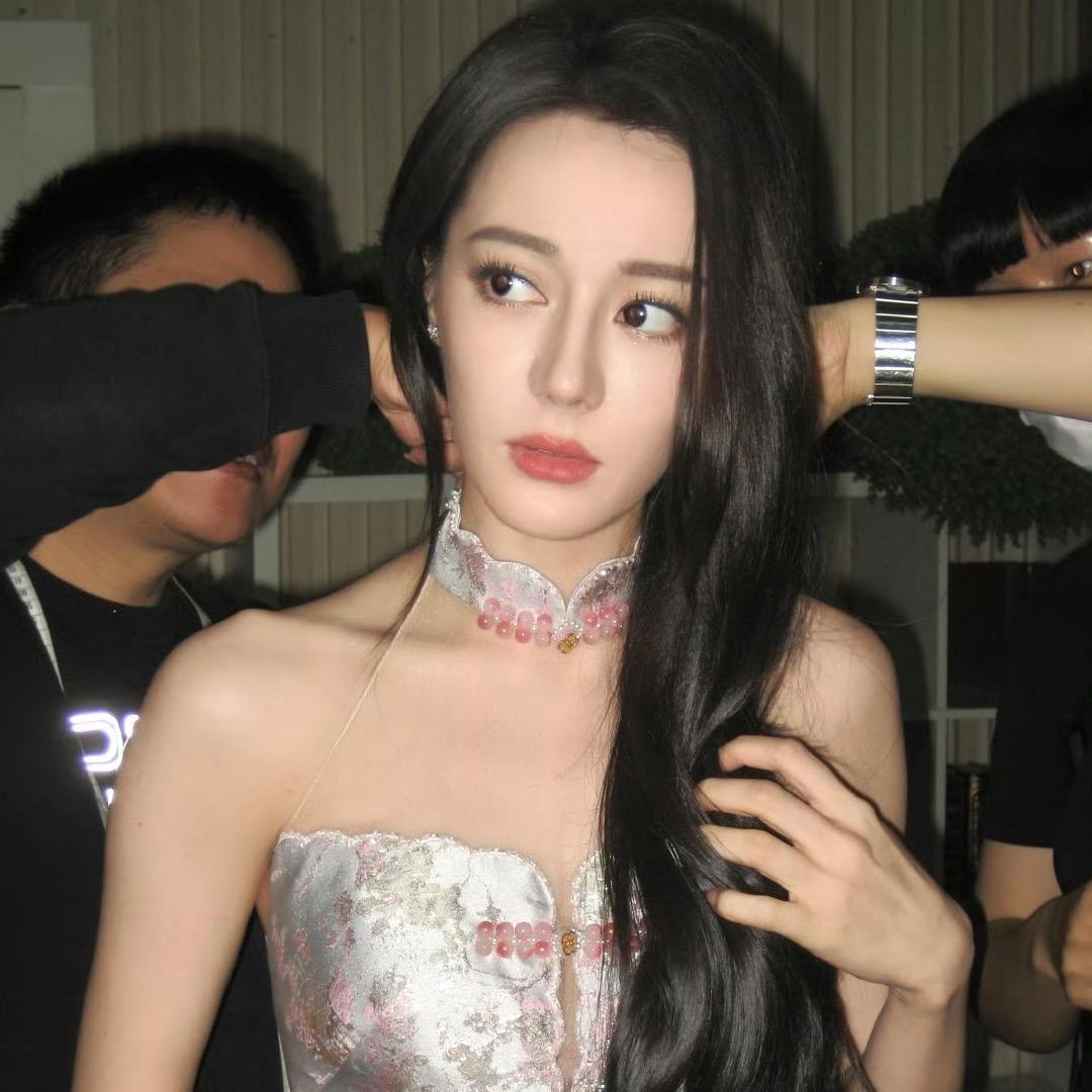 巴.