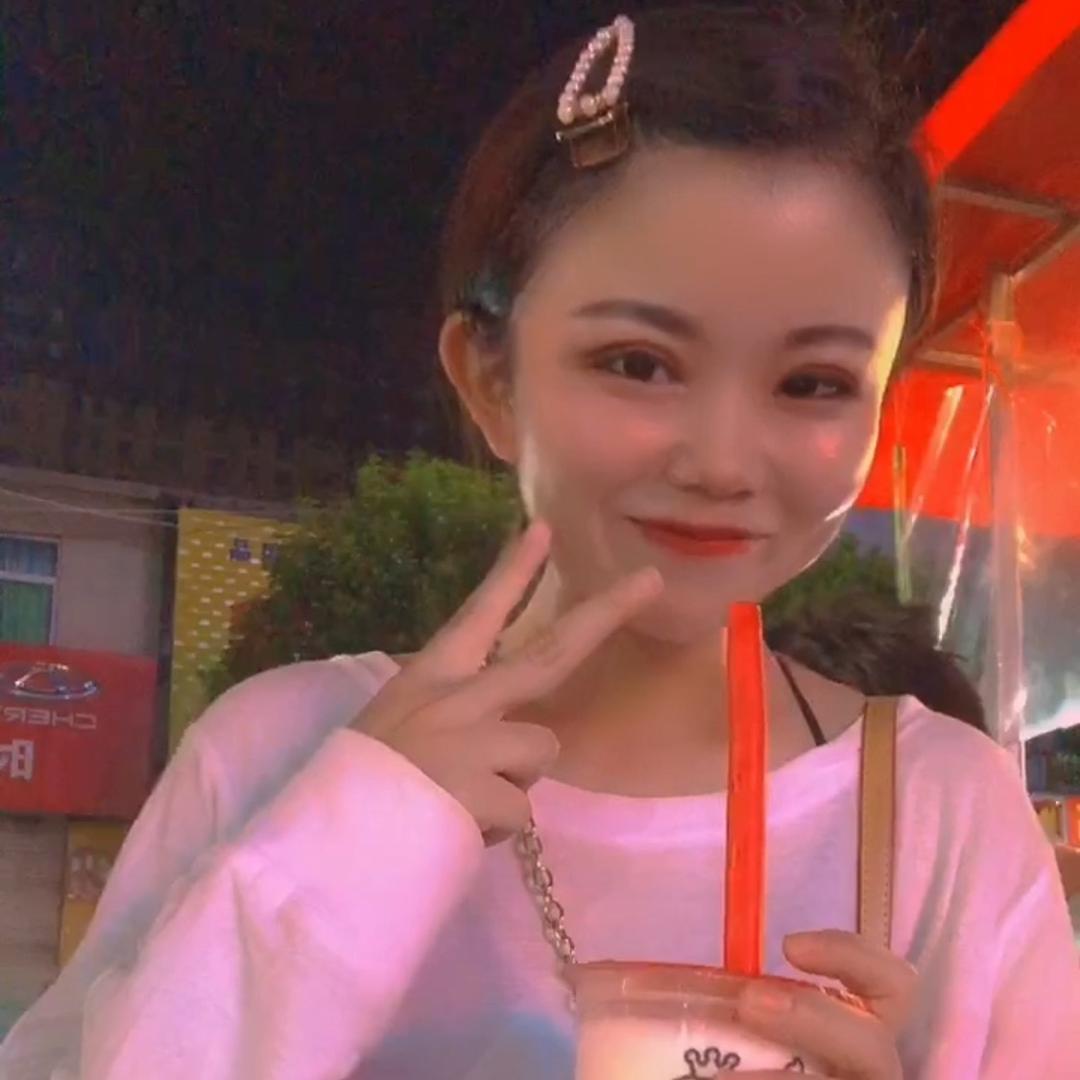 （李卷卷）