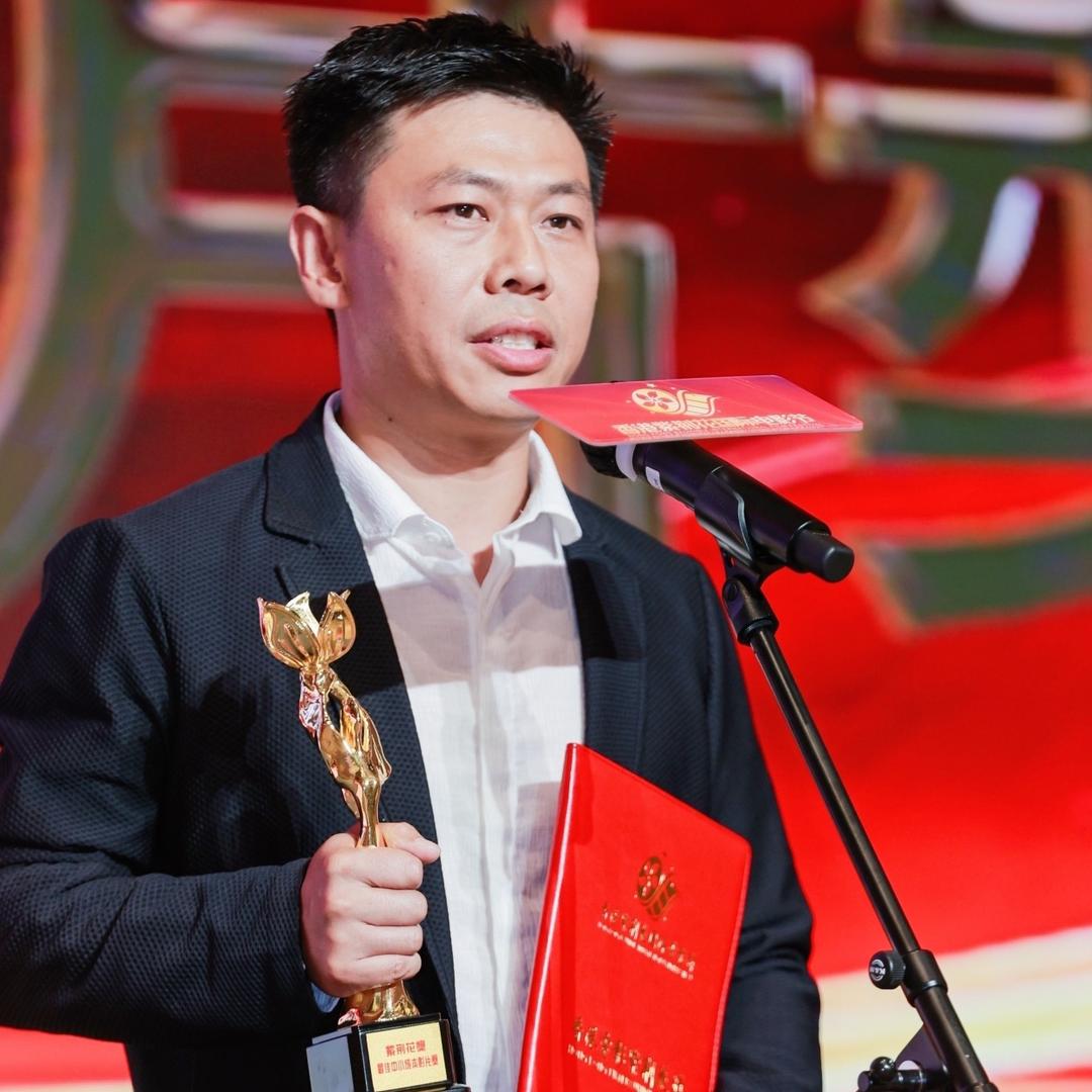 梁金镇 东方红剧场