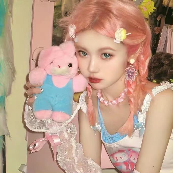 洋女士喝点水吧