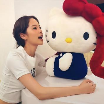 不会化妆的小美