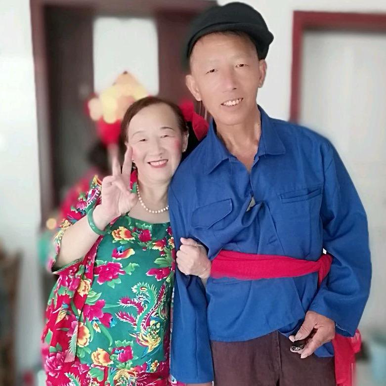 搞笑汪大姐女装