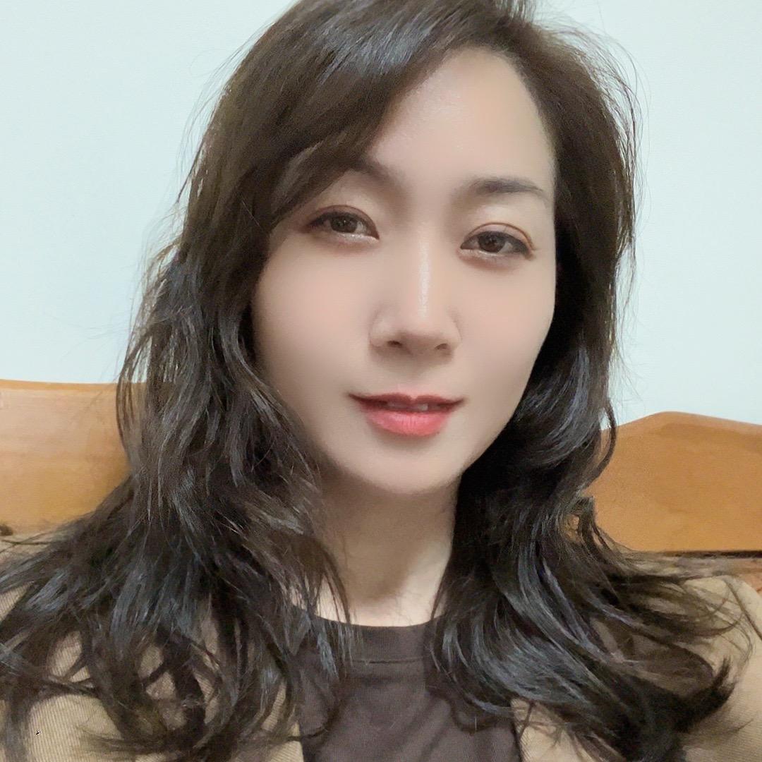 村里的花姑娘