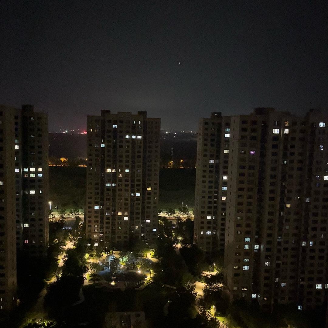 嗯。