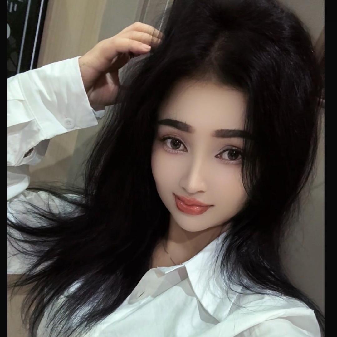 化妆师：atika