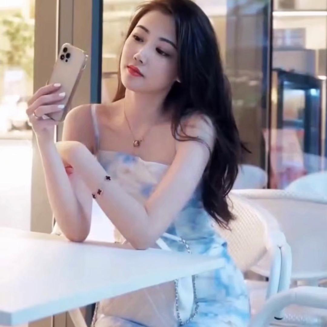 U n设计师女装集合店