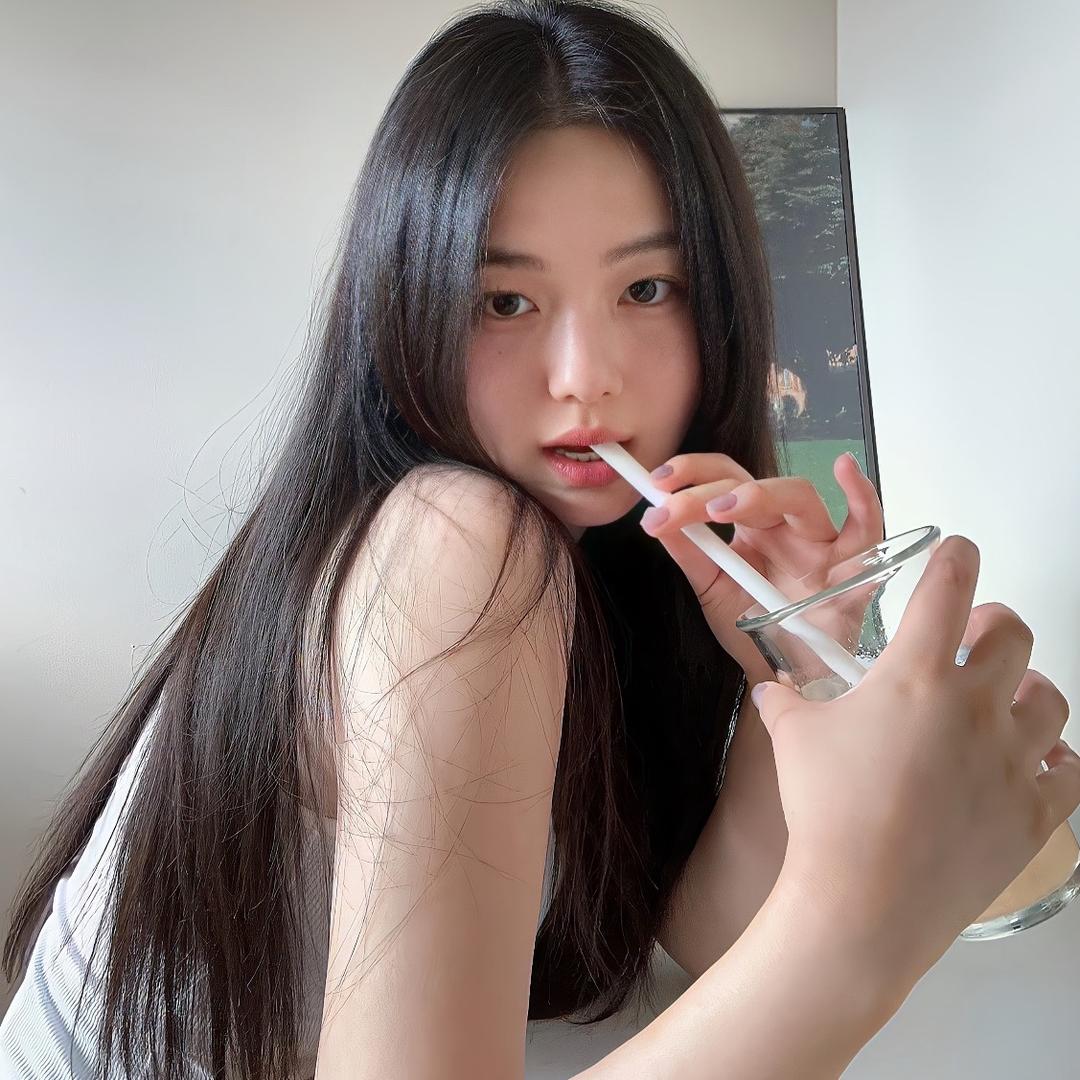 江江（素颜出镜）