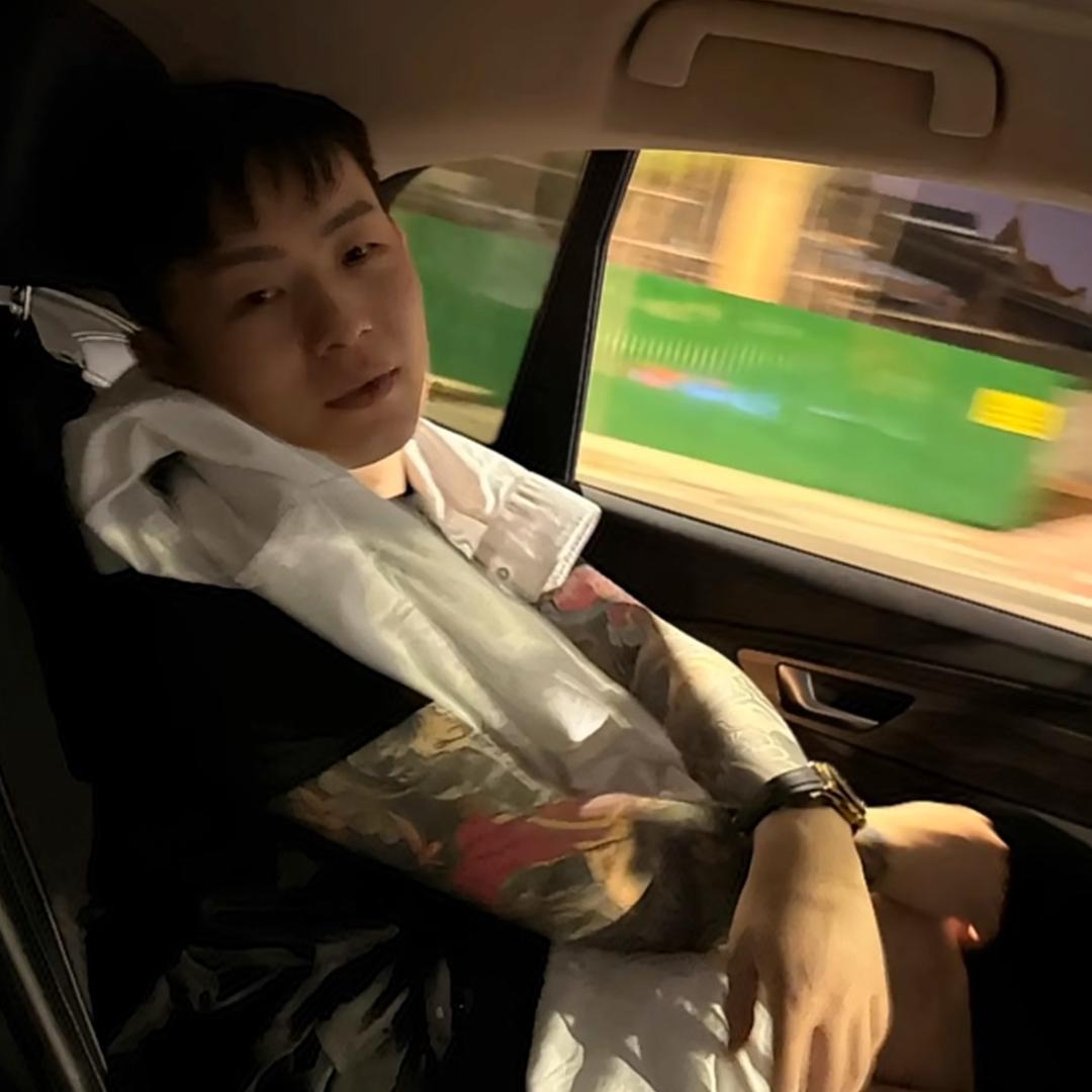 嗯.