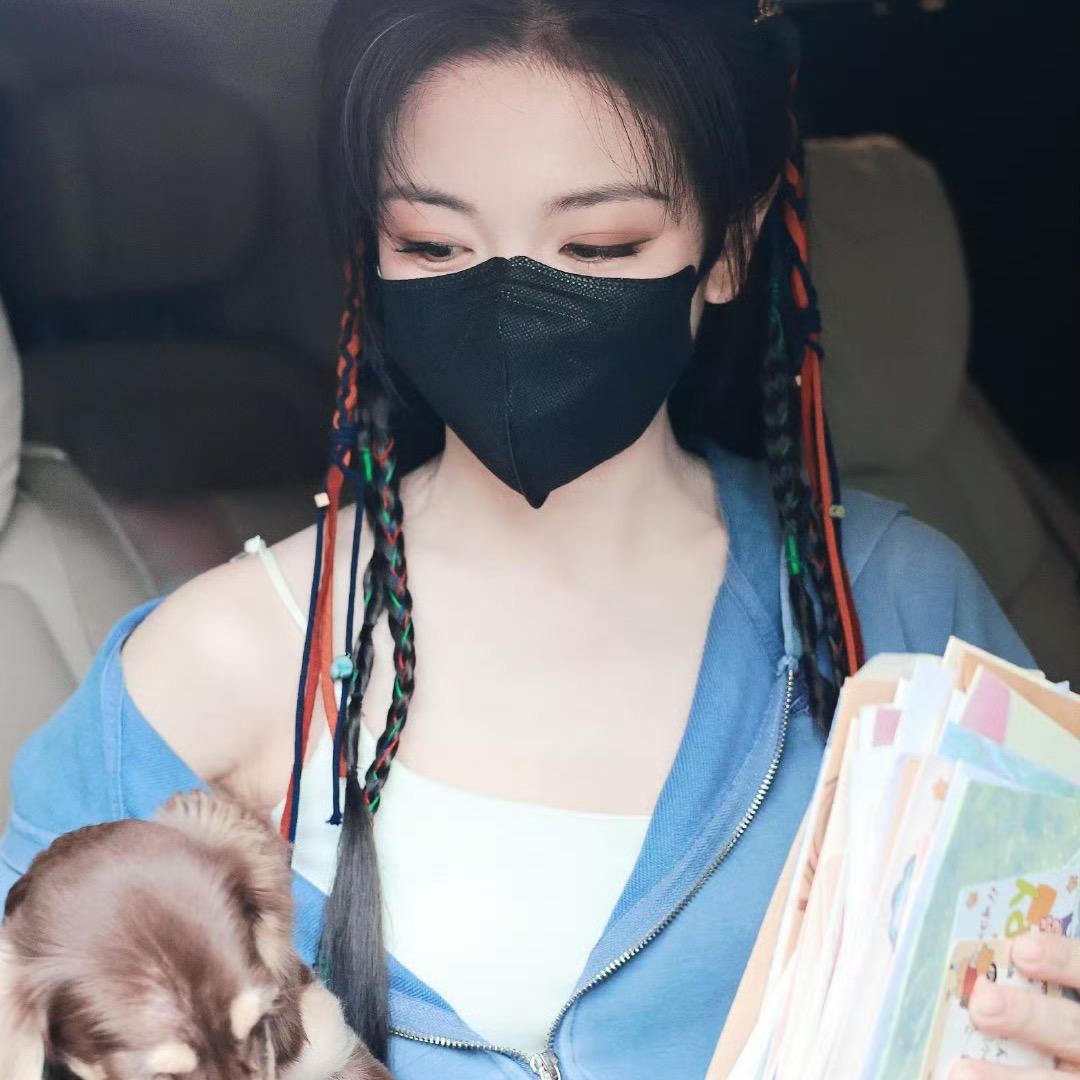 秋聆｜代露娃