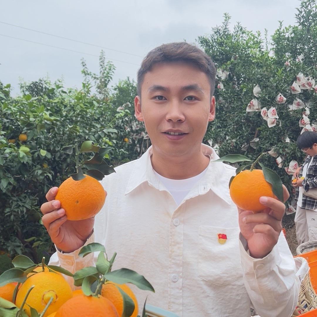 小彭书记助农