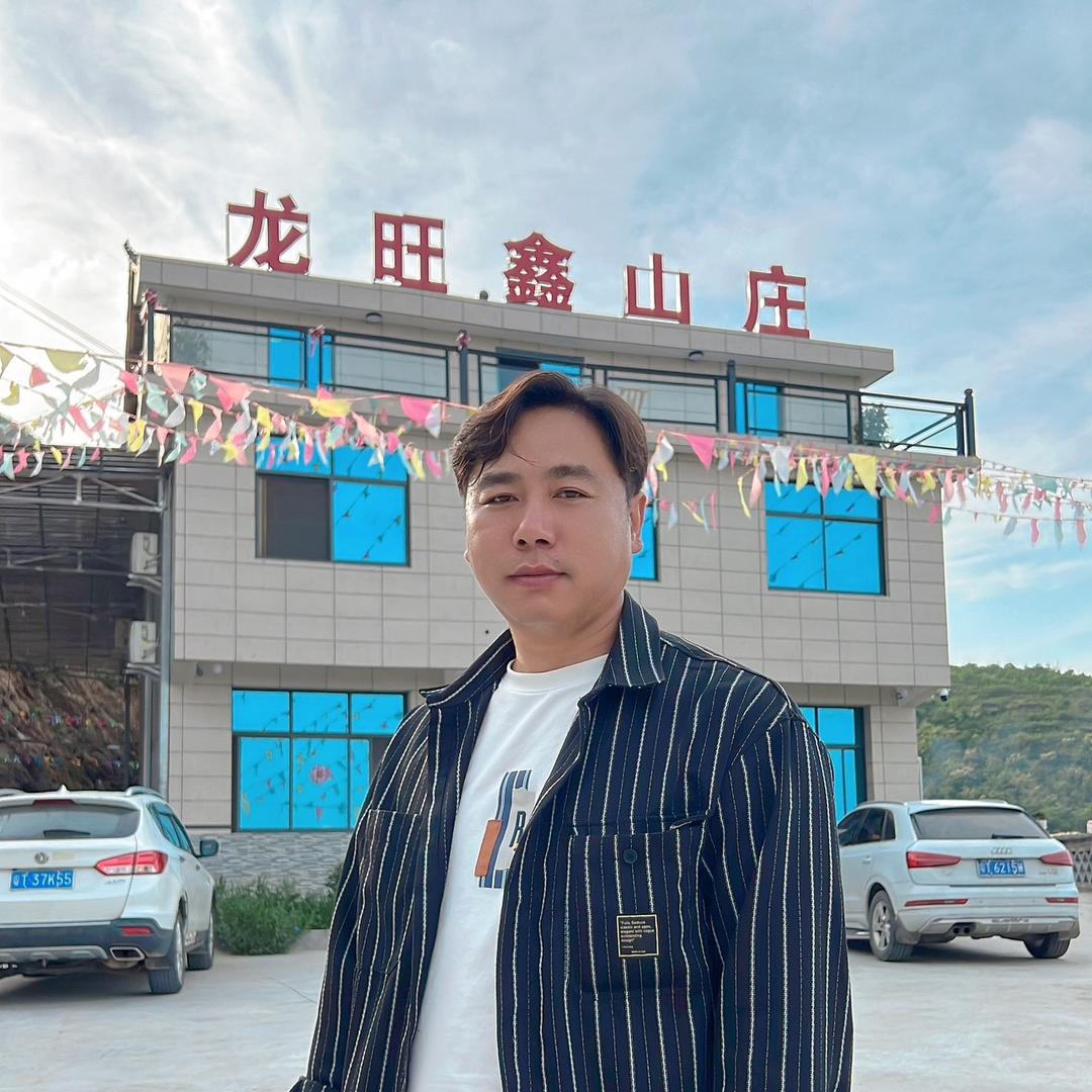 李庄主(龙旺鑫山庄）