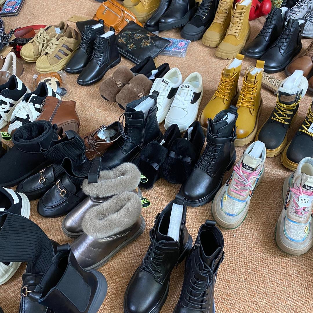 日成手工女鞋