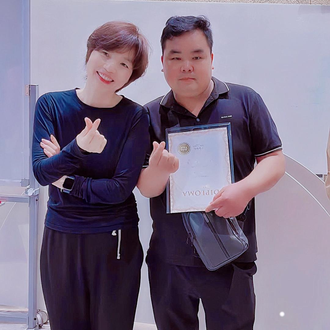 云秀专业烫染造型(巴音东路店)官方号