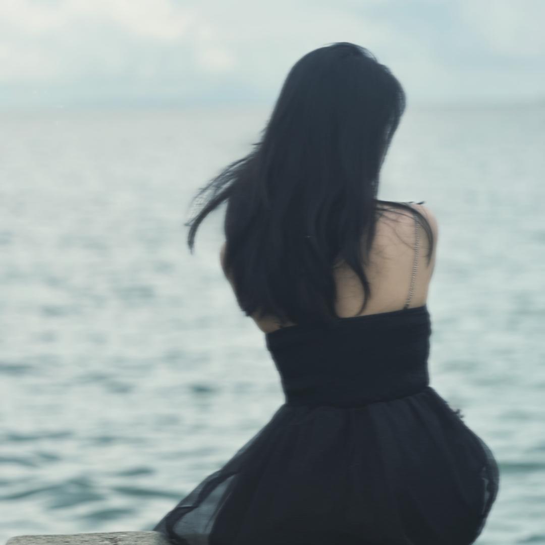 今天一定早睡姐