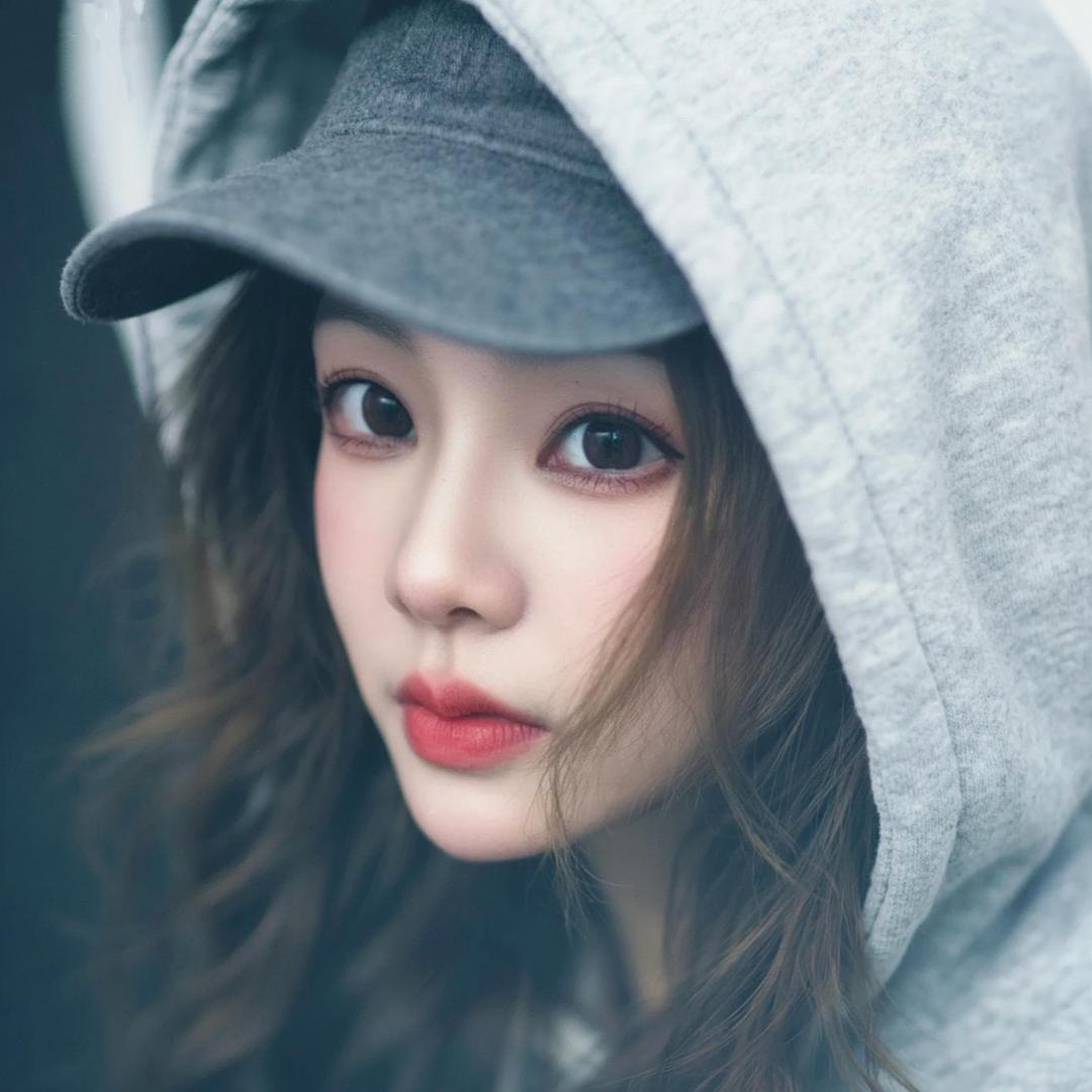 何憨憨♥゛