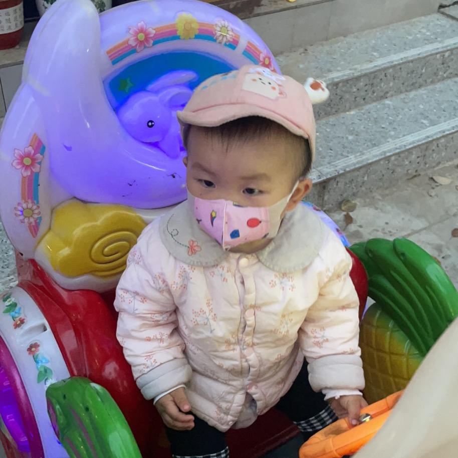 萱萱妈妈《同款在橱窗》