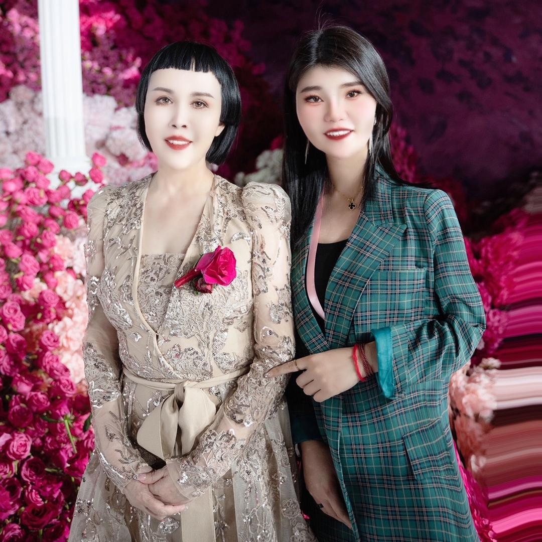 黛莱皙达人英子