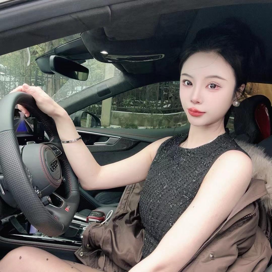 玩奥迪小师妹